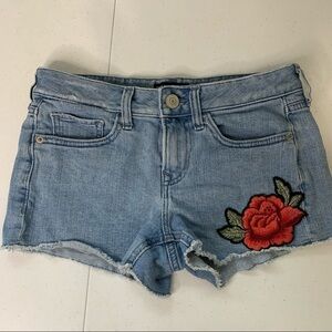 Express floral appliqué light wash Jean shorts 00